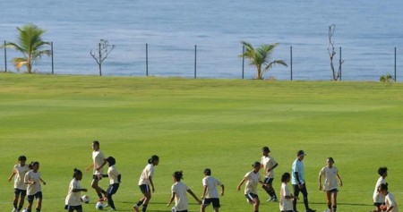 Timnas putri Indonesia U17 akan bertanding melawan Filipina di pertandingan pertama Piala Asia U17, Senin (6/5/2024)./Antara