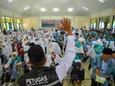731 Jemaah Haji Batam Dibekali Uang Rp1 Juta dan Sambal Ikan Bilis