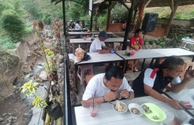 Nikmatnya Mie Kocok Raja Tulang, Sensasi Kuliner Hulu Citarum