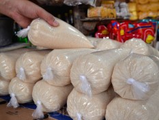 Harga Gula di Cirebon Masih Tinggi, Pembelian Dibatasi