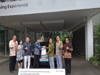 Shin Tae Yong Sempat ‘Ngeri’ Kendarai Mobil Listrik di Indonesia
