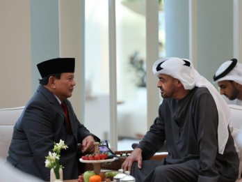 Prabowo Dianugerahi Zayed Medal dari Presiden MBZ