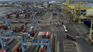 Neraca Perdagangan April 2024 Diproyeksi Kembali Surplus