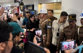 Sandra Dewi Hanya Tersenyum Tipis Usai Diperiksa Kejagung 10 Jam di Kasus Timah