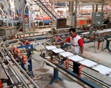 Dihajar Banjir Produk China, Industri Keramik Diselamatkan Harga Gas
