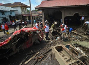 Relawan Masih Melakukan Pencarian Korban Banjir Bandang di Tanah Datar Sumatra Barat