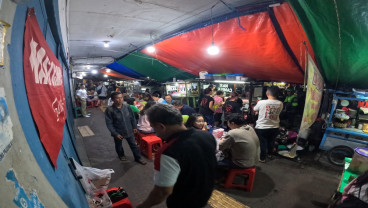 Berburu Kuliner Khas Bandung di Jalan Cibadak