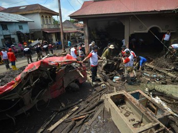 Mensos Risma: Posko Pengungsian Tanah Datar Sumbar Berisiko Dilalui Lahar Dingin