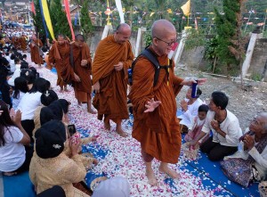Perjalanan Bhikkhu Thudong Menuju Candi Borobudur