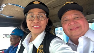 Sri Mulyani Selfie dan Naik Truk Bareng Airlangga, Menyala Abangku!