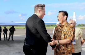 Luhut Jemput Elon Musk di Ngurah Rai Bali