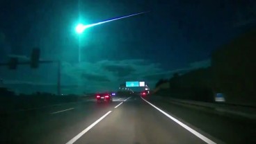 Viral! Meteor Lintasi Portugal dan Spanyol, Langit Mendadak Terang