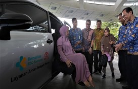 Toyota Indonesia Serahkan Sienta Welcab untuk RS Ortopedi Soeharso Surakarta