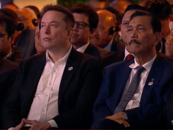 Momen Elon Musk dan Luhut Duduk Berdampingan saat Jokowi Buka KTT WWF 2024
