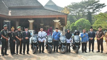 Harkitnas 2024, Guru di Pelosok Sumedang Dihadiahi Sepeda Motor