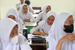 Pemprov DKI Akui Kekurangan Daya Tampung Untuk Calon Murid SMP-SMA