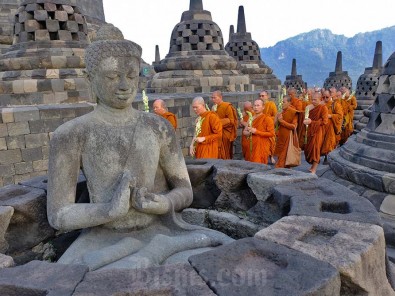Bhikkhu Thudong tiba di Borobudur