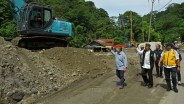 Pengendara Jangan Nekat! Perbaikan Jalan Nasional di Lembah Anai Diperkirakan Tuntas Juli 2024