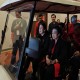 Hadiri Rakernas V PDIP, Puan dan Megawati Datang ke Lokasi Naik Mobil Golf