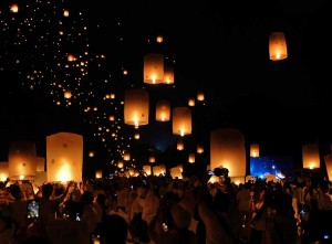 Ribuan Lampion Kedamaian Hiasi Langit di Candi Borobudur Saat perayaan Hari Raya Tri Suci Waisak