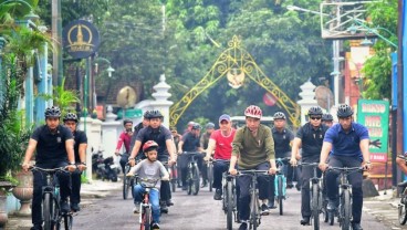 Momen Jokowi Habiskan Akhir Pekan Bersama Cucu di Yogyakarta