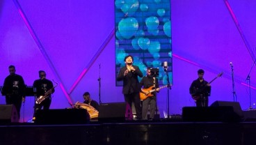 Tompi Hipnotis Penonton Java Jazz Festival 2024 dengan Iringan Kendang Sunda