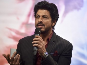 Shah Rukh Khan Terkena Heat Stroke karena Cuaca Panas Ekstrem di India