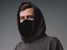 Alan Walker Ungkap Alasan Terbang ke Medan Temui Guru Viral