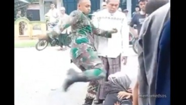 Viral TNI Tendang Kepala Warga, Diduga Marah Istrinya Ditabrak Motor