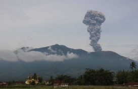 Gunung Marapi Sumbar Erupsi, Semburkan Abu Vulkanik Setinggi 2 KM