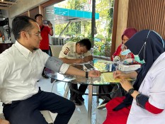 Bersama Pemprov Sulawesi Selatan, Pegawai PLN Donorkan Darah