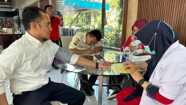 Bersama Pemprov Sulawesi Selatan, Pegawai PLN Donorkan Darah