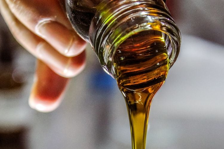 Ambisi Indonesia Olah Minyak Jelantah Jadi Bahan Bakar 'Avtur'