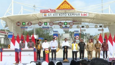 Hubungkan Riau-Sumbar, Jokowi Resmikan Jalan Tol Bangkinang-XIII Koto Kampar