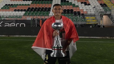 Venezia Promosi ke Serie A, Jay Idzes Berkalung Bendera Pusaka Merah Putih