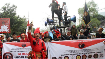 Warga Meminta Club Milik Hotman Paris Ditutup