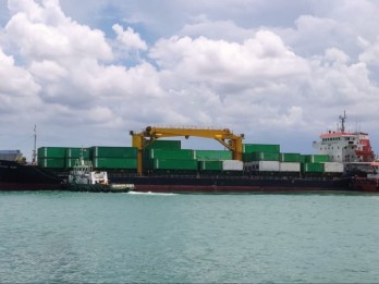 Angkutan Barang Kapal Laut via 5 Pelabuhan Utama Turun per April 2024