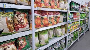 Dampak HET Beras Naik: Stok di Ritel Modern Melimpah, Pasar Induk Susut