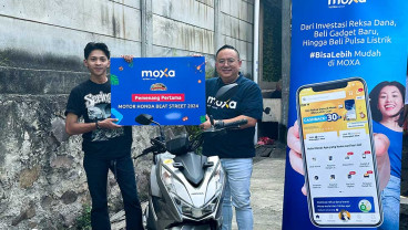 Moxa Serahkan Hadiah Pemenang Permainan Ambil Emas Batangan