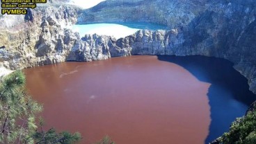 Perubahan Warna Danau Kawah Kelimutu Terekam, Ini Analisanya