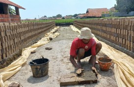 Industri Batu Bata Merah Majalengka Kian Terancam