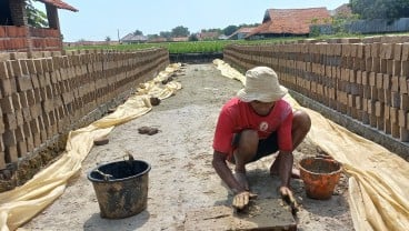 Industri Batu Bata Merah Majalengka Kian Terancam