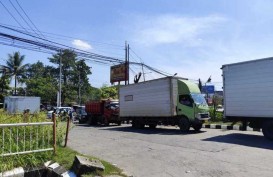 Antrean Truk di SPBU Makassar Mengular, Sopir: Solar Kosong