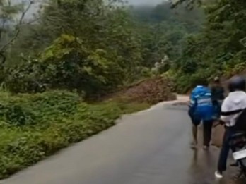 Longsor di Kabupaten Empat Lawang Akibatkan Jalan Pendopo-Tebing Tinggi Lumpuh Total