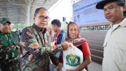 Makassar Bagikan 459,04 Ton Bantuan Beras untuk 45.904 Keluarga