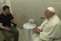Presiden Ukraina Zelensky Bertemu dengan Paus Fransiskus di Sela KTT G7 Italia