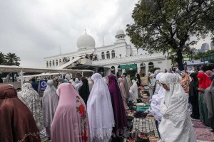 Yayasan Pesantren Islam (YPI) Al-Azhar Tetapkan Lebaran Hari Minggu