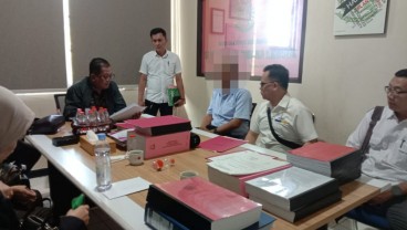Kanwil Pajak Jabar I Serahkan Pelaku Pengemplang Pajak ke Kejari Bandung