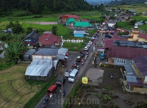 Kemacetan di Jalan Alternatif Padang - Bukittinggi