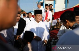 Prabowo Salat Iduladha di Hambalang, Bagikan Puluhan Sapi Kurban